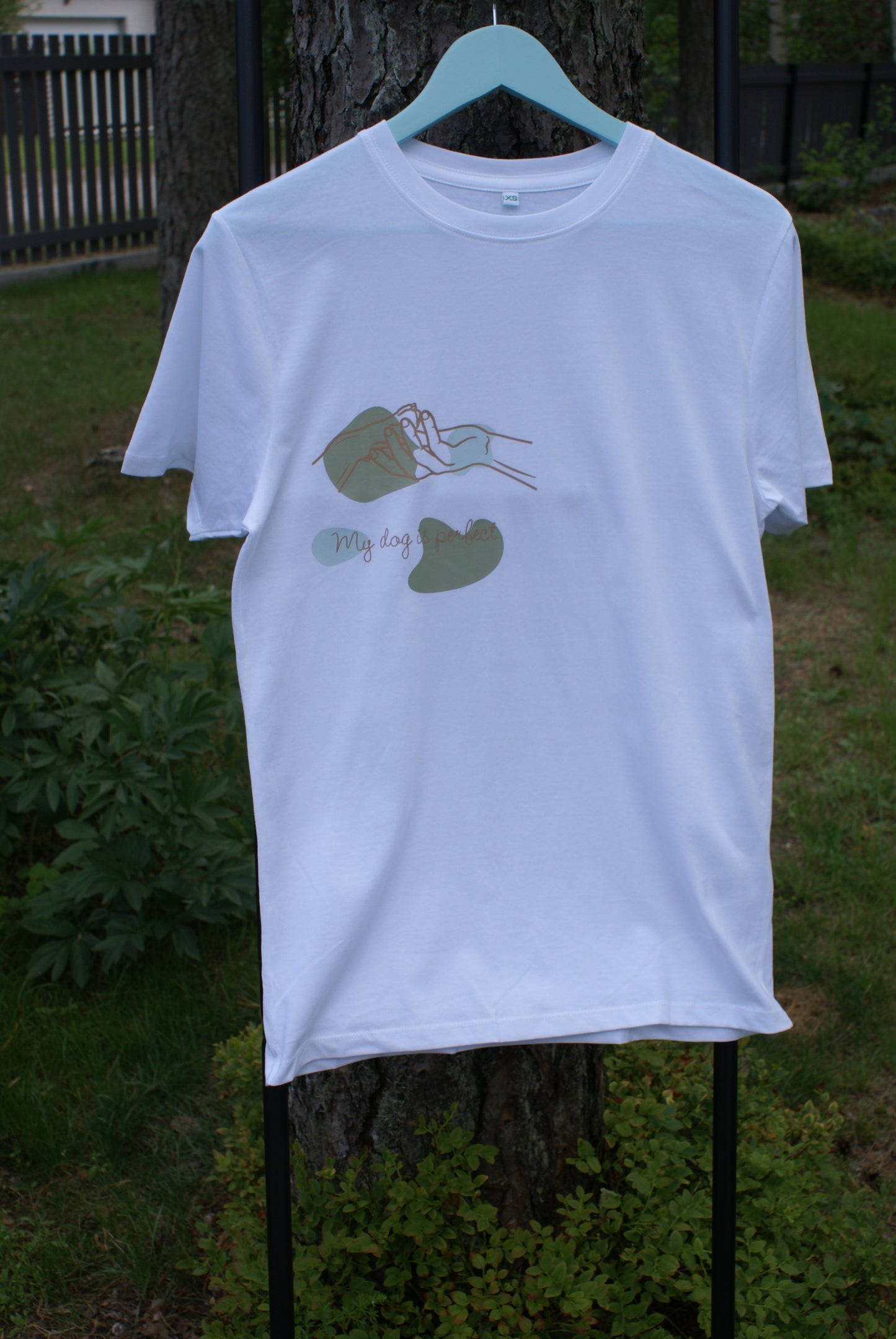 T-särk "My dog is perfect"