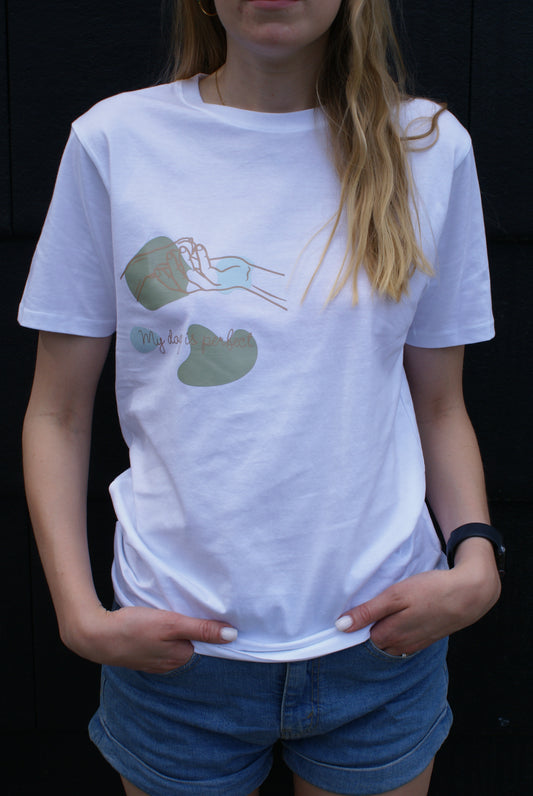 T-särk "My dog is perfect"